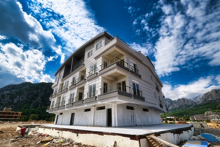 مشروع استثماري في كونيالتي ، ساريسو ، على مسافة قريبة من البحر