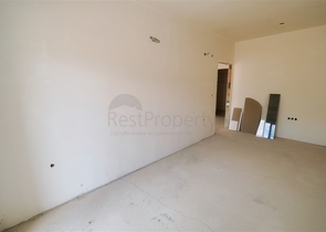 مشروع استثماري في كونيالتي ، ساريسو ، على مسافة قريبة من البحر