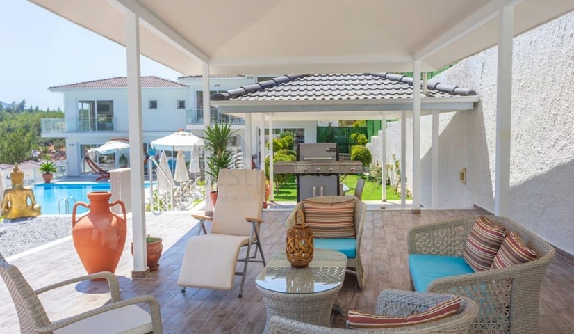 فلل 5 + 1 في منطقة فتحية 