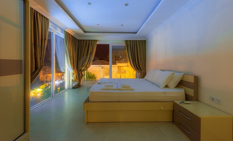 فلل 5 + 1 في منطقة فتحية 