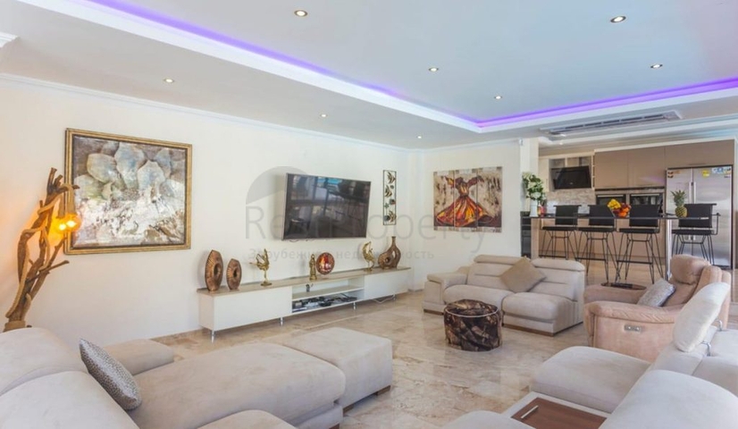 فلل 5 + 1 في منطقة فتحية 