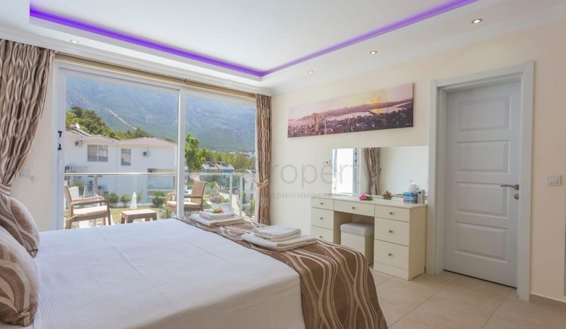 فلل 5 + 1 في منطقة فتحية 