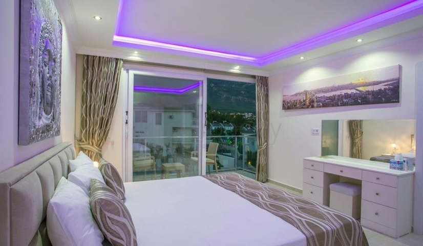 فلل 5 + 1 في منطقة فتحية 