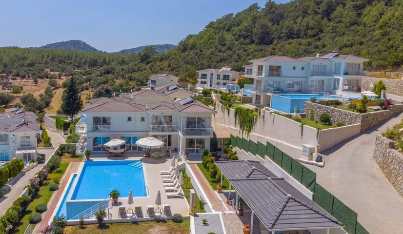 فلل 5 + 1 في منطقة فتحية 