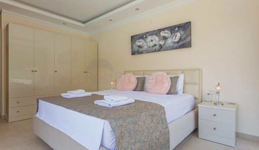 فلل 5 + 1 في منطقة فتحية 