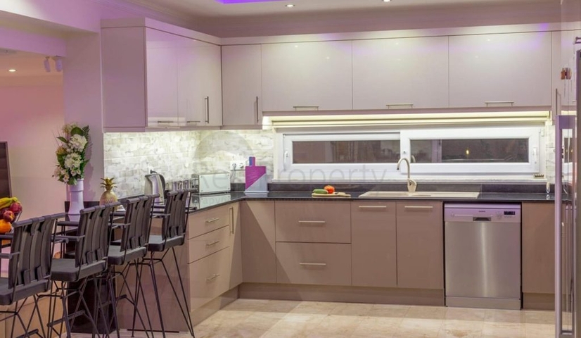 فلل 5 + 1 في منطقة فتحية 