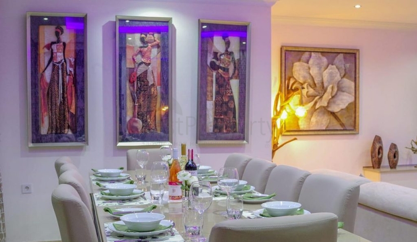 فلل 5 + 1 في منطقة فتحية 