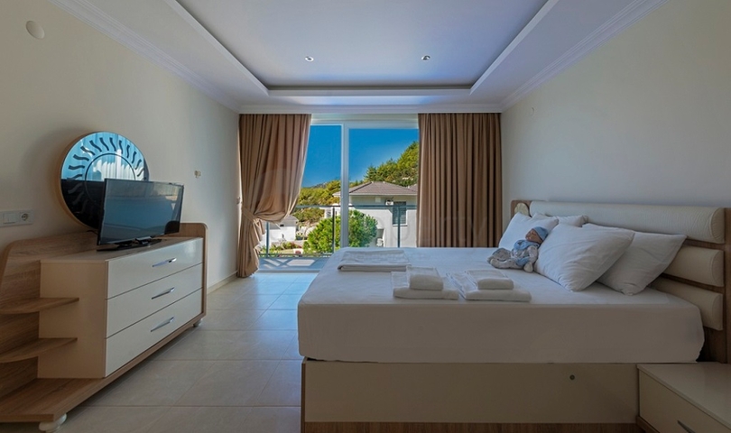 فلل 5 + 1 في منطقة فتحية 