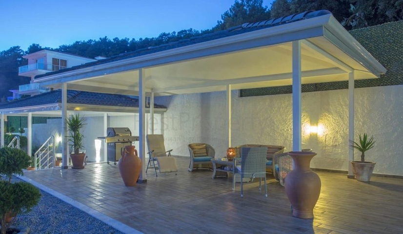 فلل 5 + 1 في منطقة فتحية 