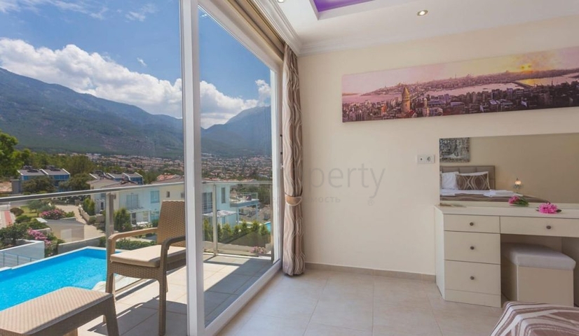 فلل 5 + 1 في منطقة فتحية 