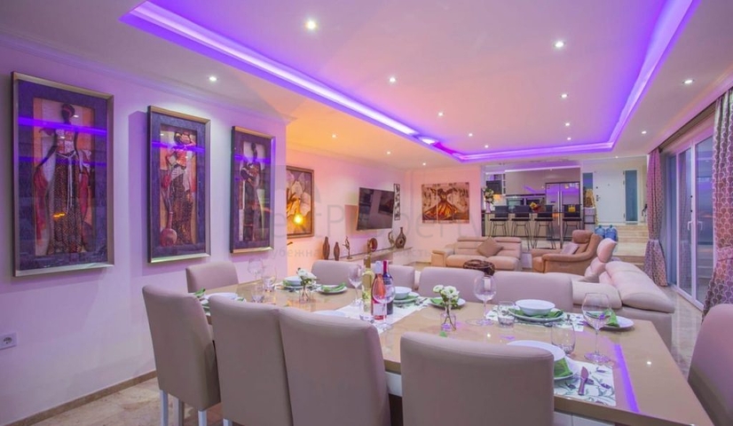 فلل 5 + 1 في منطقة فتحية 