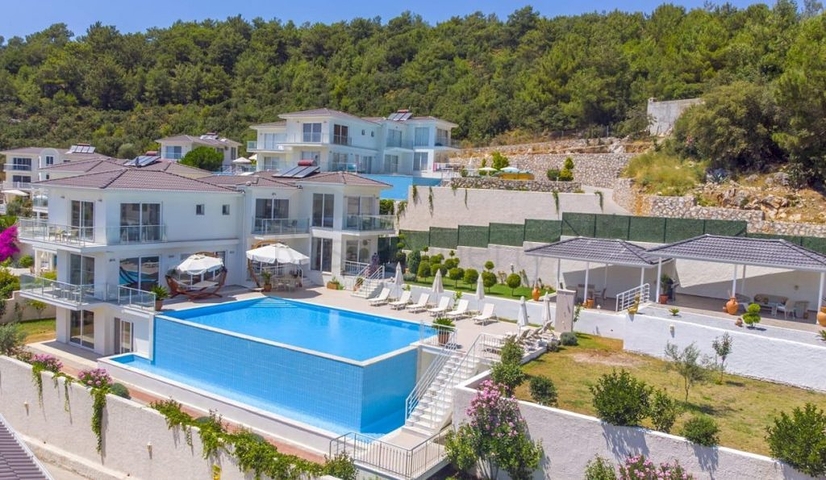 فلل 5 + 1 في منطقة فتحية 