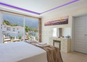 فلل 5 + 1 في منطقة فتحية 