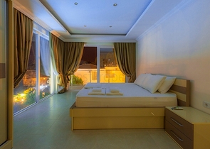 فلل 5 + 1 في منطقة فتحية 