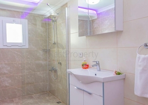 فلل 5 + 1 في منطقة فتحية 