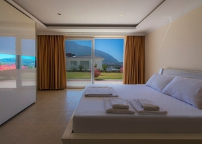 فلل 5 + 1 في منطقة فتحية 