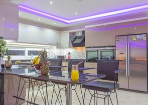 فلل 5 + 1 في منطقة فتحية 