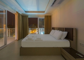 فلل 5 + 1 في منطقة فتحية 