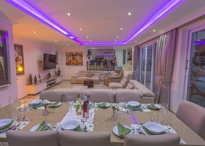 فلل 5 + 1 في منطقة فتحية 