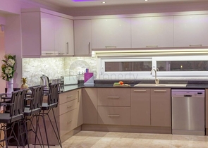 فلل 5 + 1 في منطقة فتحية 