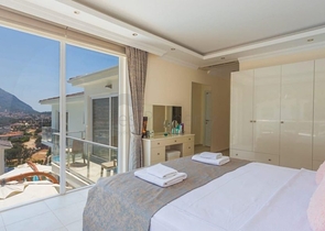 فلل 5 + 1 في منطقة فتحية 