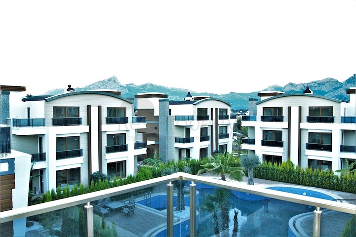 فلل 3 + 2 و 4 + 2 في مجمع في اونجالي انطاليا