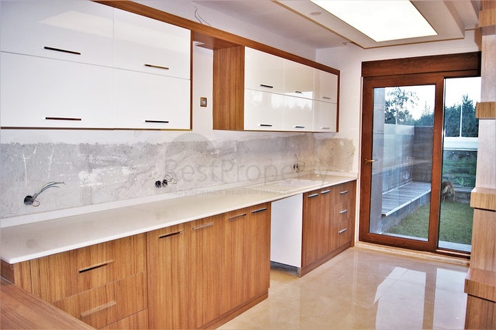 فلل 3 + 2 و 4 + 2 في مجمع في اونجالي انطاليا