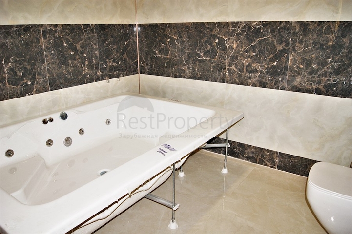 فلل 3 + 2 و 4 + 2 في مجمع في اونجالي انطاليا