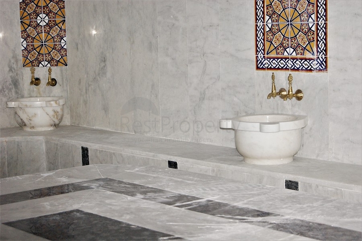 فلل 3 + 2 و 4 + 2 في مجمع في اونجالي انطاليا