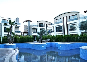 فلل 3 + 2 و 4 + 2 في مجمع في اونجالي انطاليا