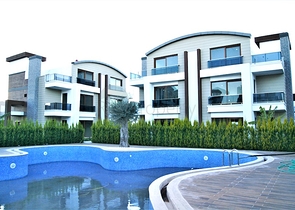 فلل 3 + 2 و 4 + 2 في مجمع في اونجالي انطاليا