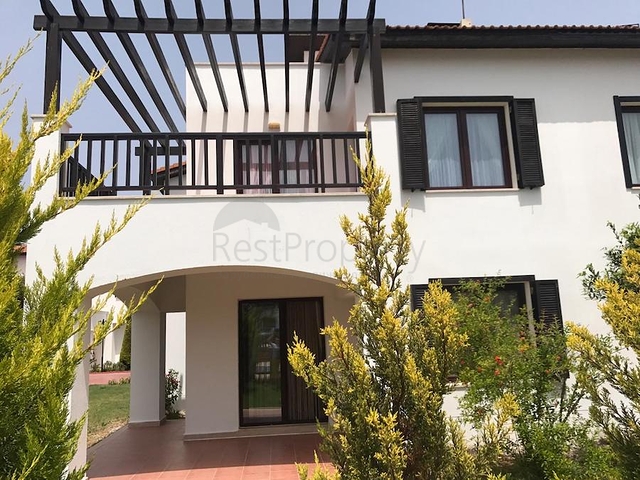 فيلا 3 + 1 مع أثاث في مجمع فندقي في بيليك أنطاليا