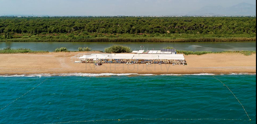 فيلا 3 + 1 مع أثاث في مجمع فندقي في بيليك أنطاليا