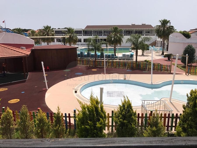 فيلا 3 + 1 مع أثاث في مجمع فندقي في بيليك أنطاليا