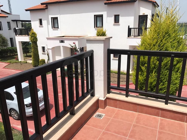 فيلا 3 + 1 مع أثاث في مجمع فندقي في بيليك أنطاليا