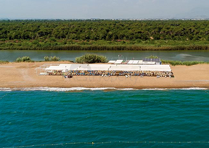 فيلا 3 + 1 مع أثاث في مجمع فندقي في بيليك أنطاليا