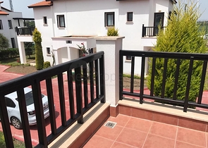 فيلا 3 + 1 مع أثاث في مجمع فندقي في بيليك أنطاليا