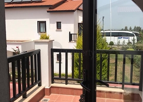 فيلا 3 + 1 مع أثاث في مجمع فندقي في بيليك أنطاليا