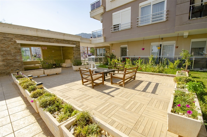 3 + 1 شقة مع الاثاث في مجمع في هورم كونيالتي أنطاليا