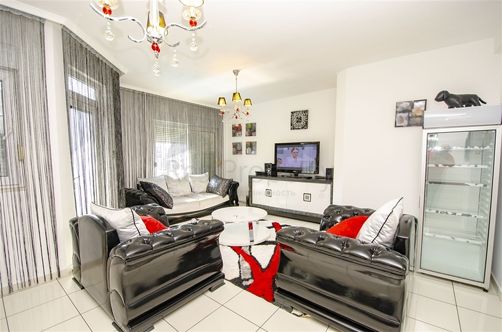 3 + 1 شقة مع الاثاث في مجمع في هورم كونيالتي أنطاليا