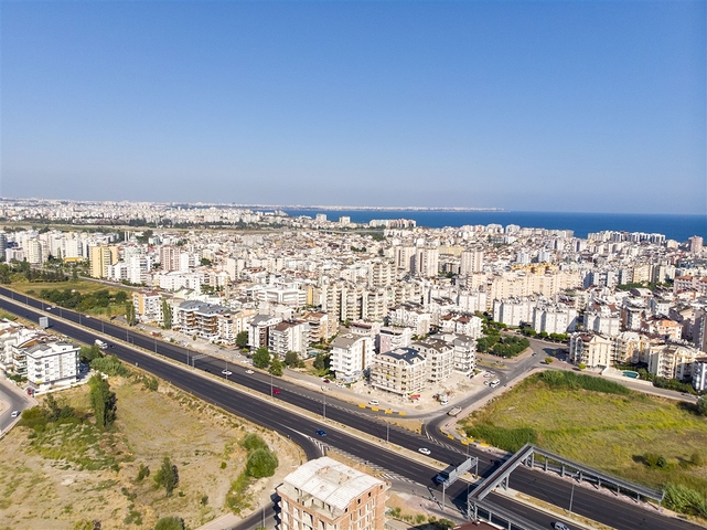 3 + 1 شقة مع الاثاث في مجمع في هورم كونيالتي أنطاليا