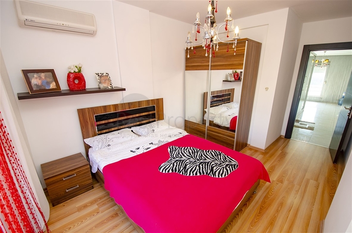 3 + 1 شقة مع الاثاث في مجمع في هورم كونيالتي أنطاليا