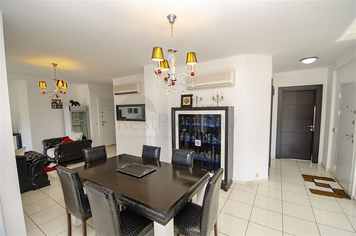 3 + 1 شقة مع الاثاث في مجمع في هورم كونيالتي أنطاليا