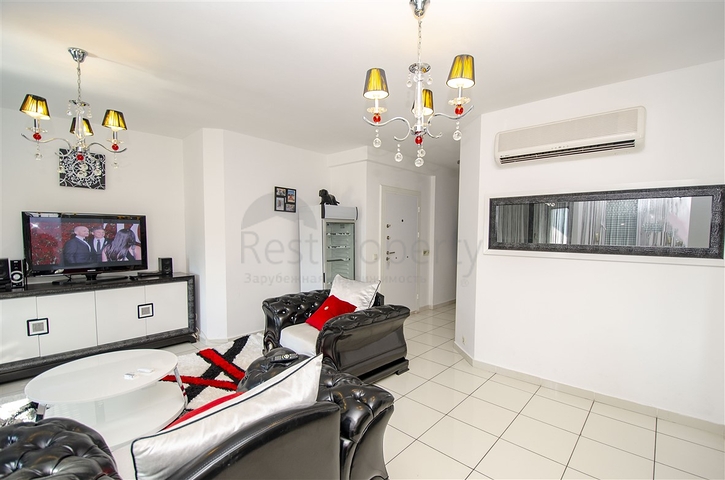 3 + 1 شقة مع الاثاث في مجمع في هورم كونيالتي أنطاليا