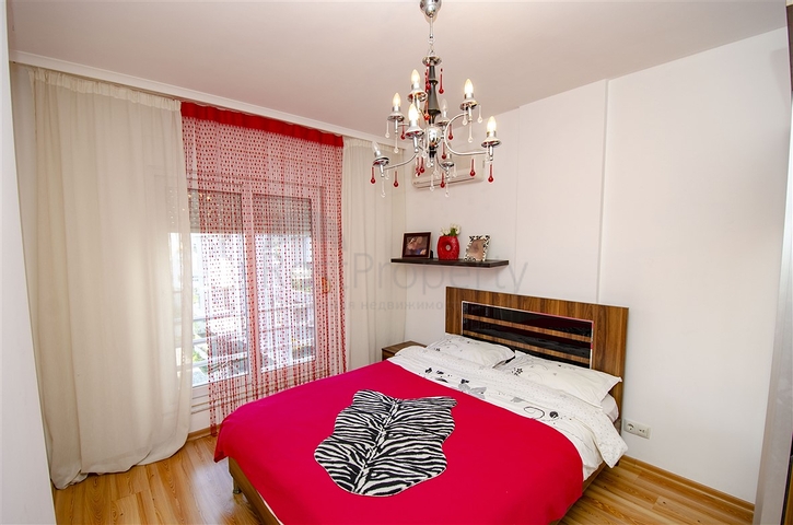 3 + 1 شقة مع الاثاث في مجمع في هورم كونيالتي أنطاليا