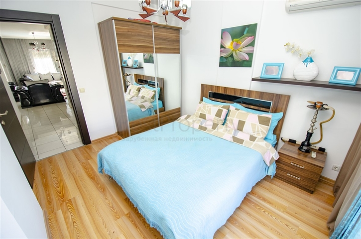 3 + 1 شقة مع الاثاث في مجمع في هورم كونيالتي أنطاليا