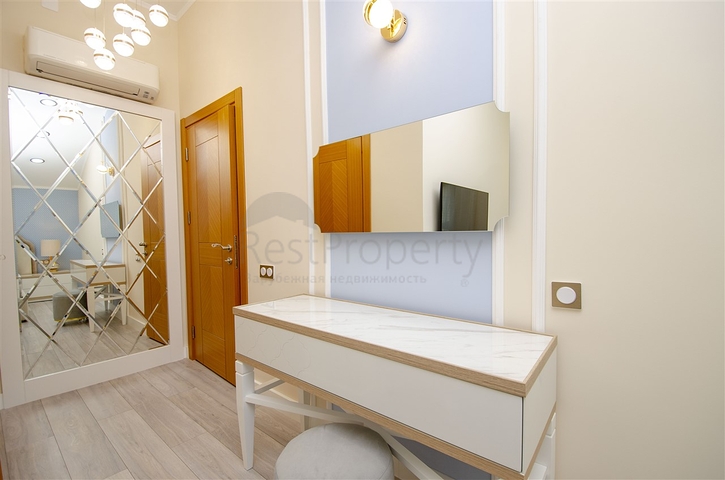 بنتهاوس 3 + 1 مفروشة 3 دقائق سيرا على الأقدام إلى البحر في أنطاليا