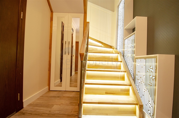 بنتهاوس 3 + 1 مفروشة 3 دقائق سيرا على الأقدام إلى البحر في أنطاليا