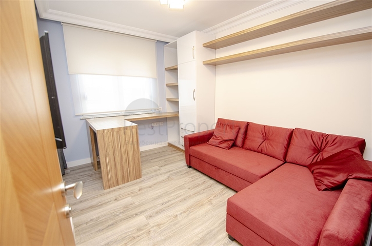 بنتهاوس 3 + 1 مفروشة 3 دقائق سيرا على الأقدام إلى البحر في أنطاليا