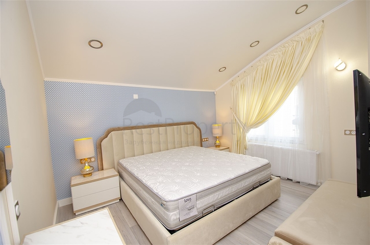 بنتهاوس 3 + 1 مفروشة 3 دقائق سيرا على الأقدام إلى البحر في أنطاليا